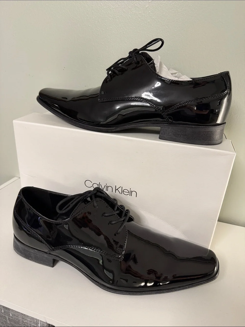 Calvin Klein Black Patent Lace-Up Dress Oxfords - Never Worn - NWOT